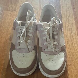 Women’s Kizik Sneakers